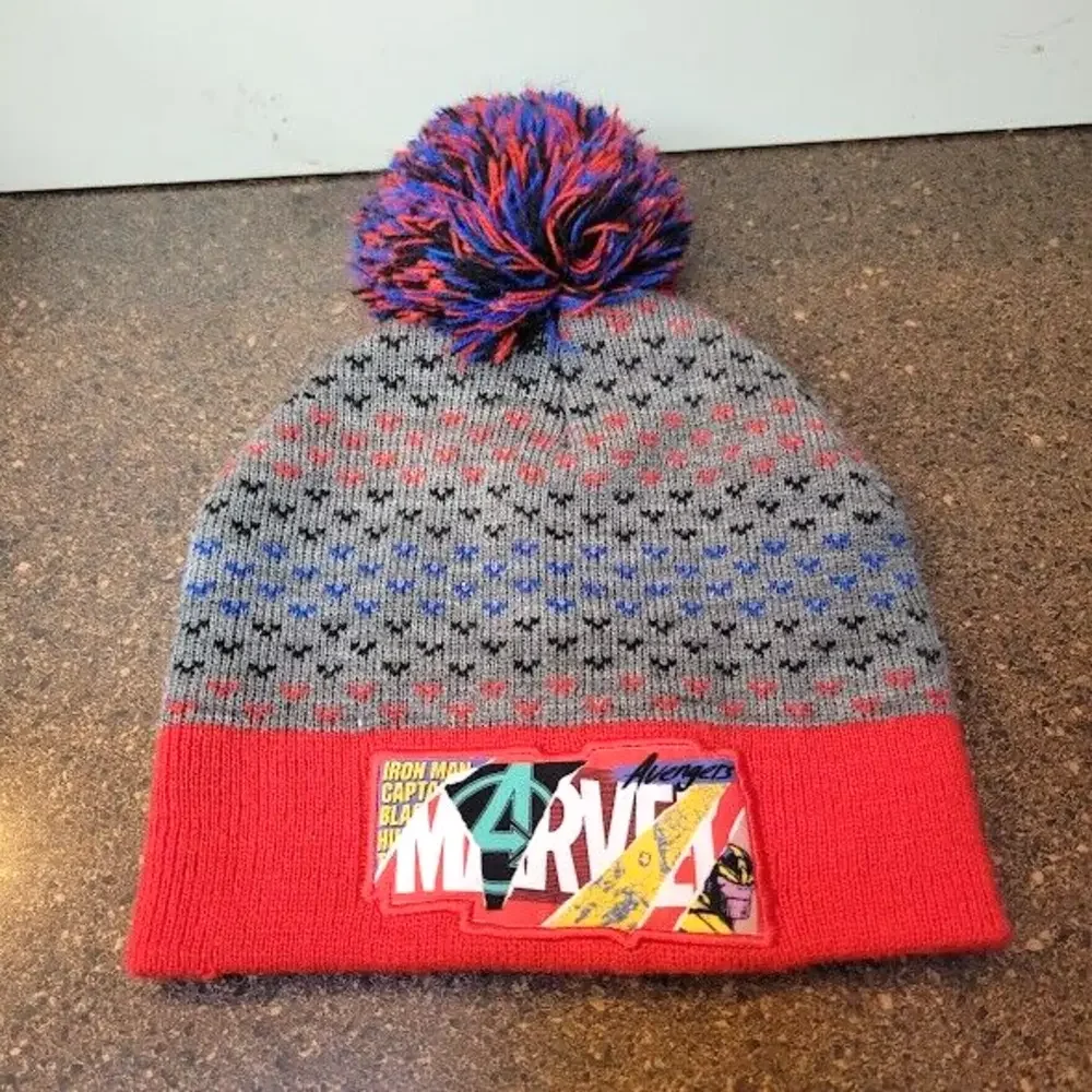 Marvel Comics Knit Hat Beanie Cap Pom Stocking Ski Snow Winter Avengers